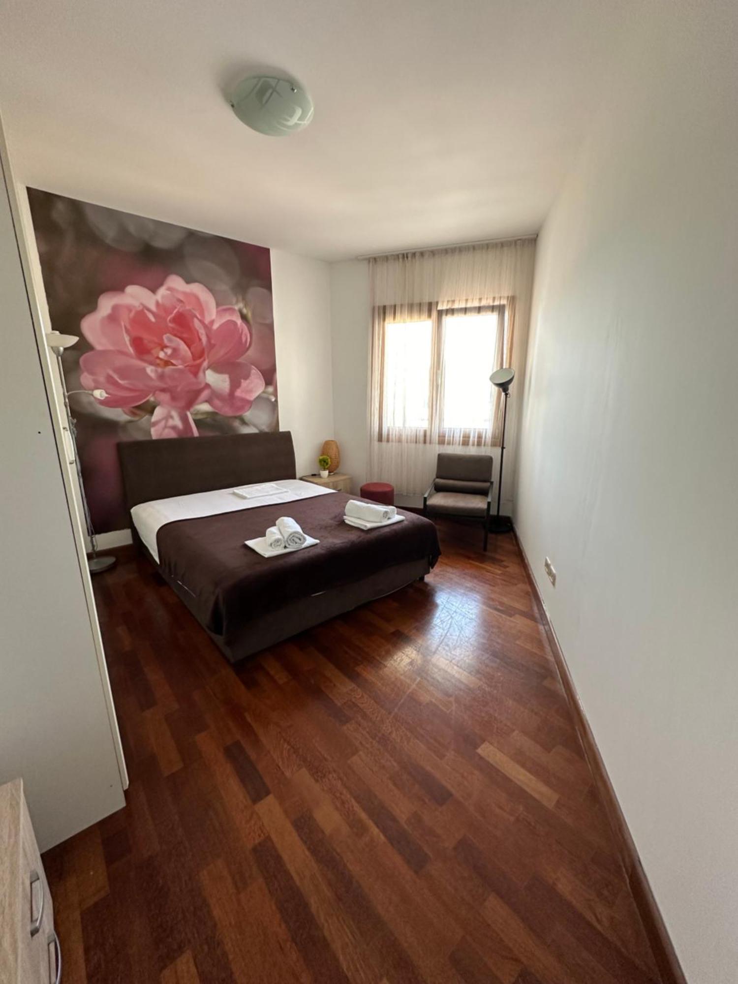 Luxury Trend Apartment
